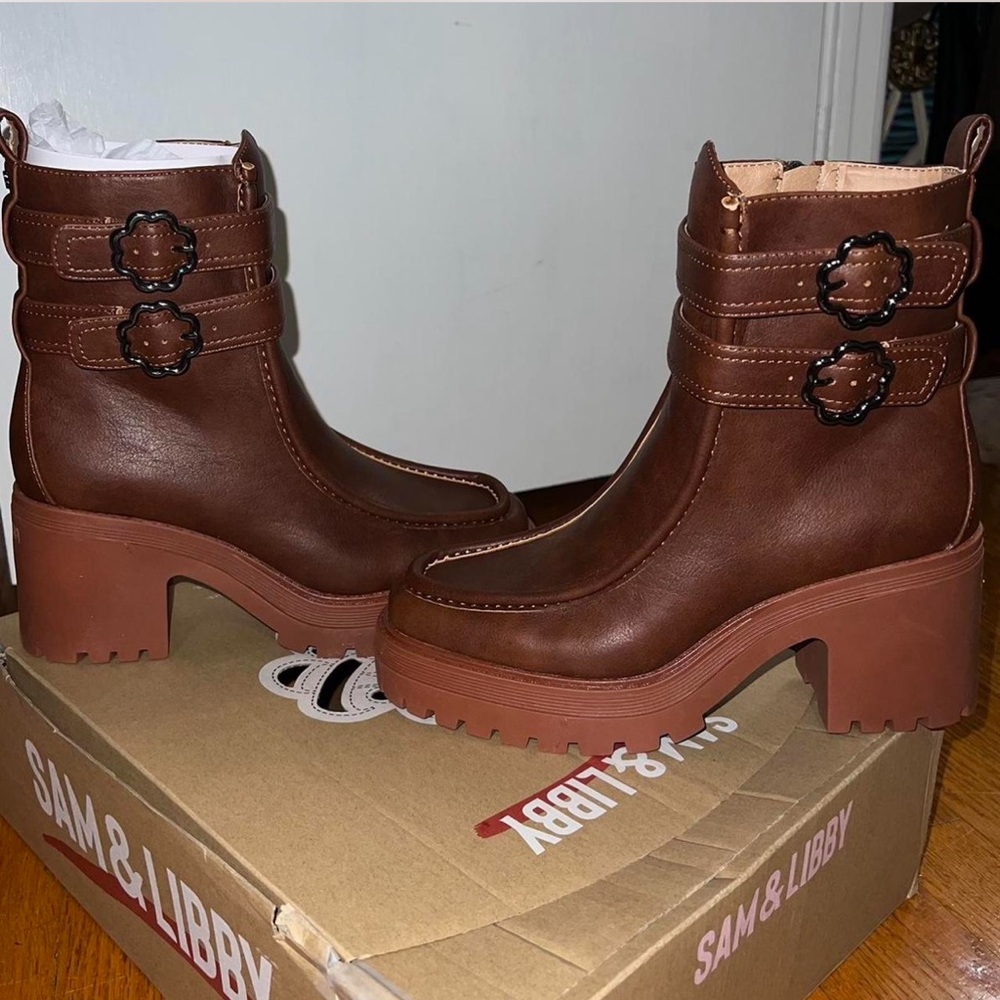 Brown, platform, chunky heel women’s boots